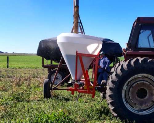 Fertilizadora 3 Puntos al Voleo.