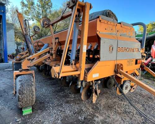 Sembradora Agrometal TX Mega 13 a 52 Doble Ferti