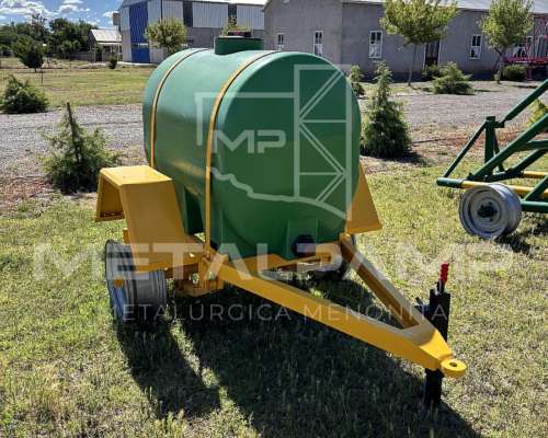 Tanques para Combustible y Agua.