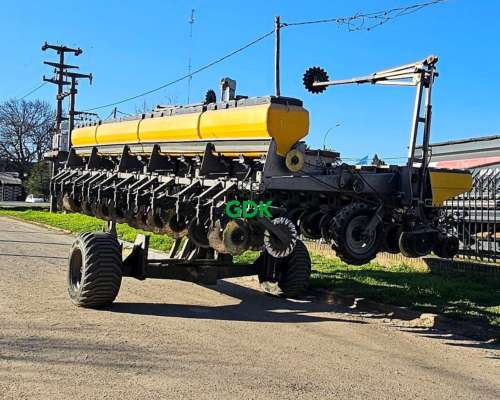 Sembradora Autotrailer 14 a 52 Brioschi. Disponible