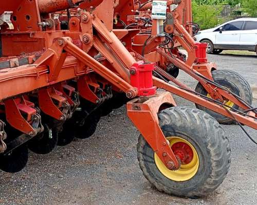 Sembradora Bertini 32000 de Granos Finos