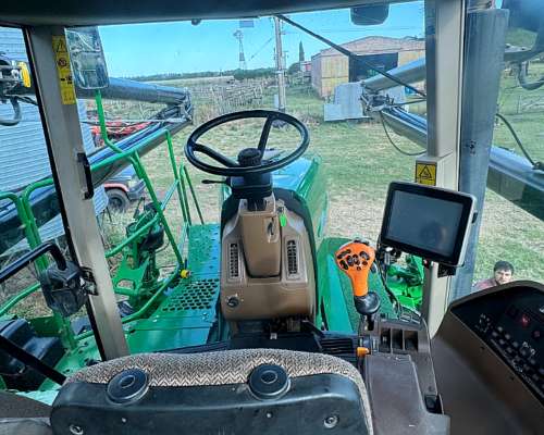 Pulverizadora John Deere 4730.