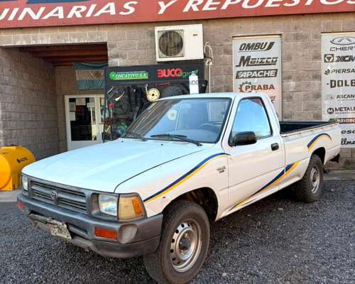Toyota Hilux 2.4 4X2 Cabina Simple año 1997