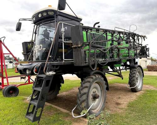 Metalfor 3200 año 2010. Motor Deutz 6 Turbo. 140hp