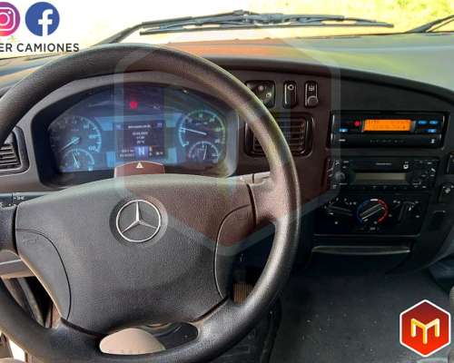 Mercedes Benz Accelo 1016 Modelo 2022 con Carroceria