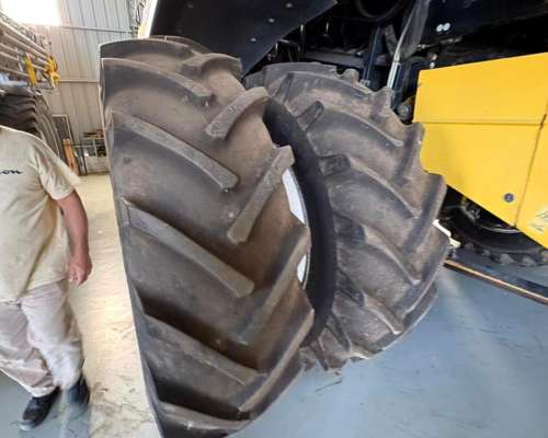 New Holland CR 9060