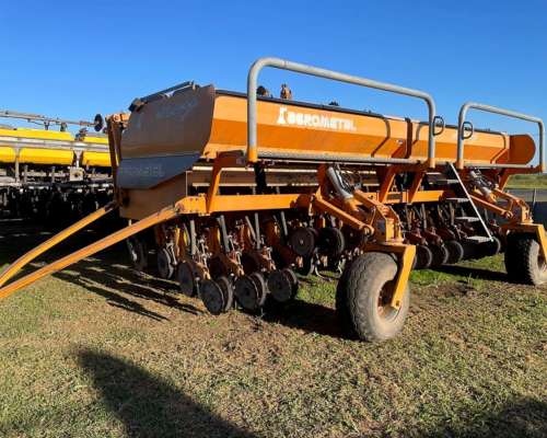 Agrometal MXY 33x21 en muy Buen Estado