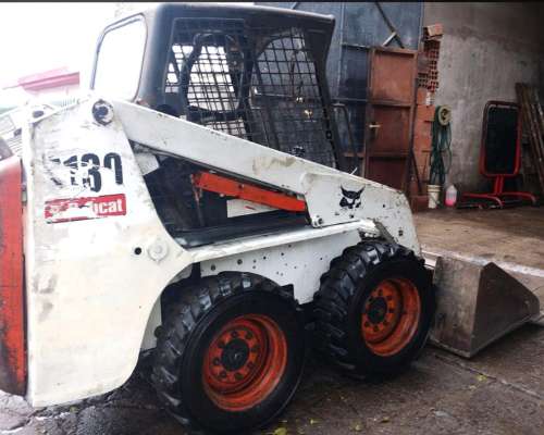 Mini Cargadora Bobcat 130s - Lista para Trabajar.-