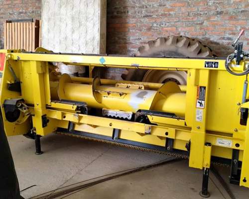 Recolector John Deere 630c para Picadoras Línea 7