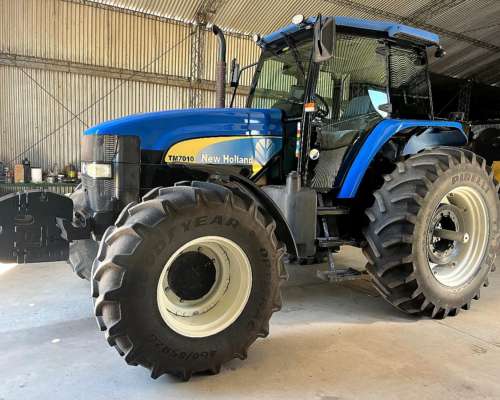 Tractor New Holland TM 7010
