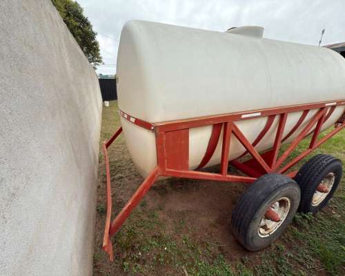 Acoplado Cisterna con Balancín, Capacidad 6.700 Litros.