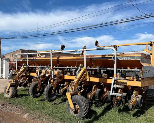 Sembradora Agrometal TX Mega 16 a 52