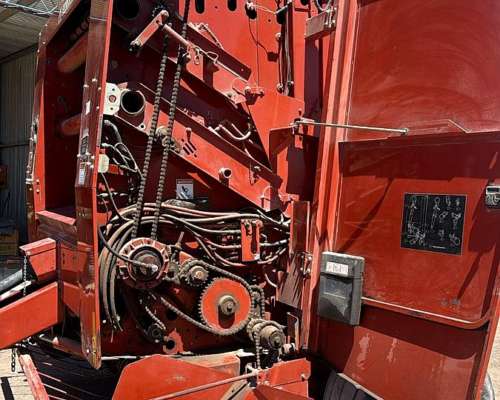 Rotoenfardadora Hesston 956 - Usada