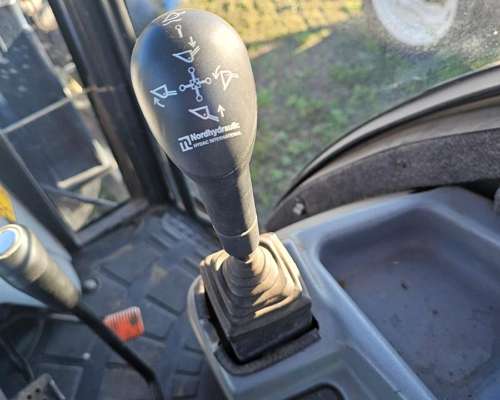 Tractor TD5.100 C/pala OM 500 Joystick año 2013 muy Buen EST