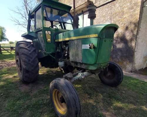 Tractor John Deere 2420