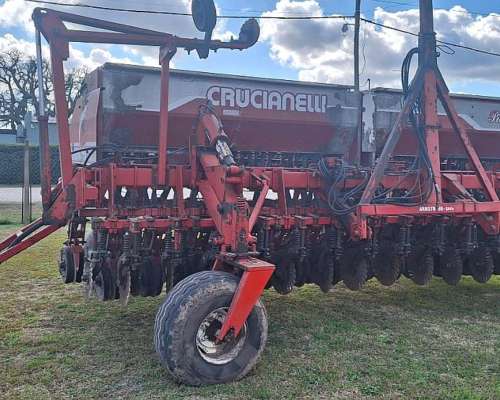 Crucianelli Pionera 3120 con Alfalfero