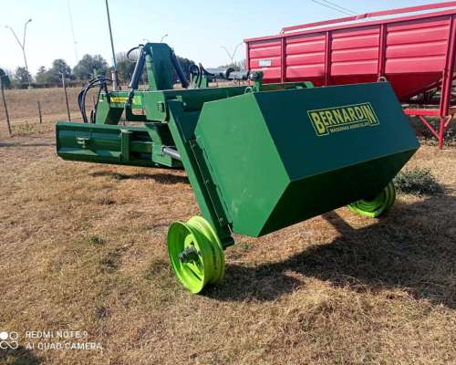 Niveladora de Arrastre 3mt con 5 Hidráulicos Bernardin