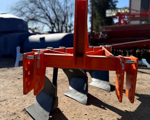 Arado Bellmaq AR 3000 de 3 Rejas del 12 de Tres Puntos