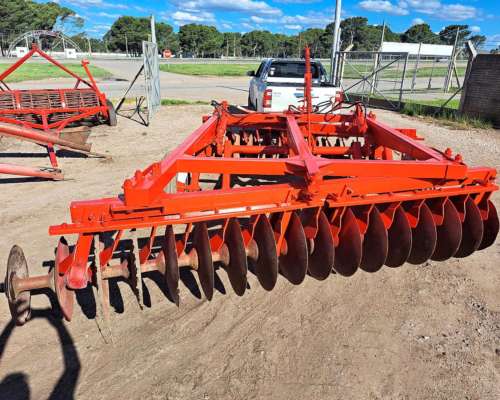 Rastra Apache Excéntrica de 32 Discos de 23 Pulgadas