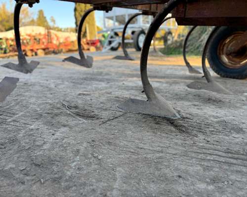 Cincel Corti de 9 Puas, con Rejas en Buen Estado.