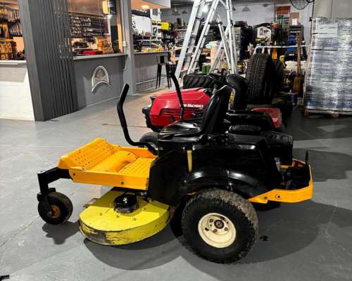 Cespero Corta Cesped Giro Cero CUB Cadet RZT Usado
