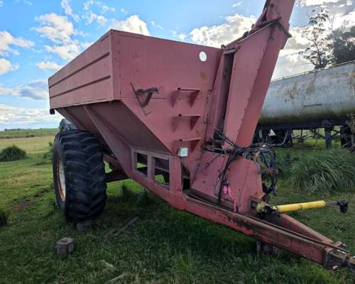 Tolva Autodescargable Ombu de 14 TN