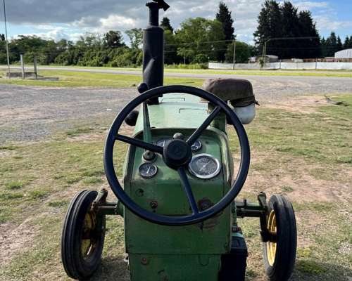 Tractor John Deere 445 con TDF