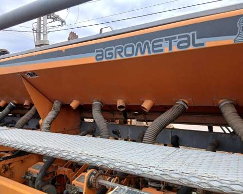 Sembradora Agrometal TX Mega Neumática 16x52 /20X42