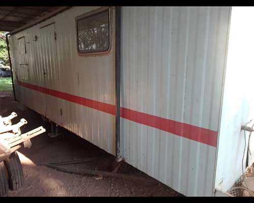 Casilla Rural con 6 Camas, Toldo Rebatible, Pantalla Solar