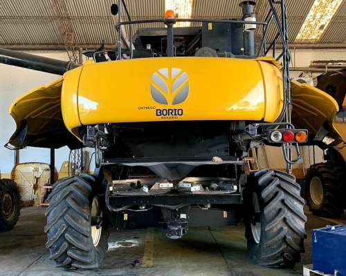 Cosechadora New Holland CR 9060 - 2012 - 390 HP - Usada