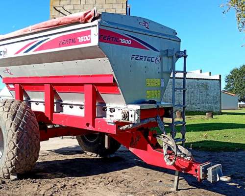 Fertilizadora Fertec 7500 con Variable y Balanza