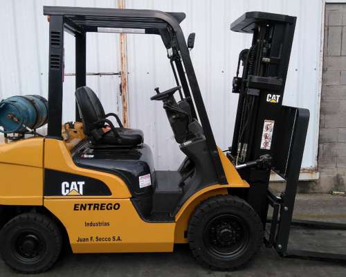 Autoelevador CAT Nafta/gas 25 TN - Usado Premium