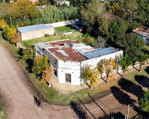 Casa Antigua MAS UN Amplio Local y Otro Pequeño, en 900 M2