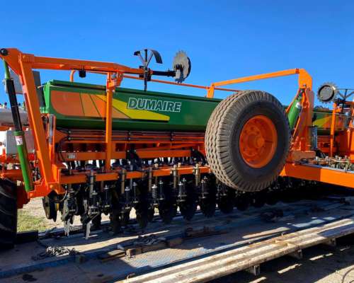 Sembradora Dumaire 710 .
