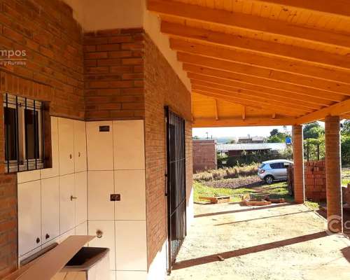 Se Vende Terreno con Casa a Estrenar en Capiovi, Misiones