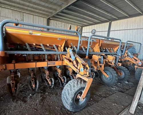 Sembradora Agrometal TX Mega 16/52 Neumatica Clic, Fertiliz.
