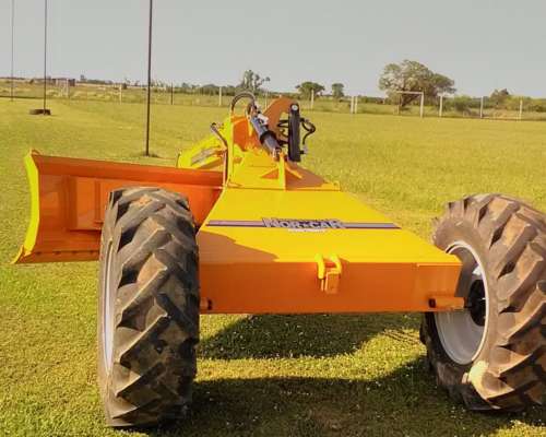 Niveladora de Arrastre NC3600 Articulada