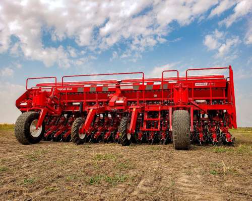 Sembradora de Pastura y Grano Fino Pionera