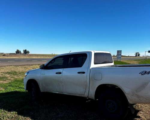 Toyota Hilux DX C/D 4X4 2017