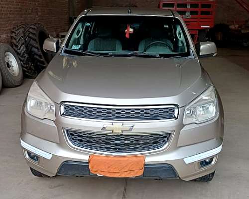 Vendo S10 LT 4 X 2 año 2013 con 138 Mil km