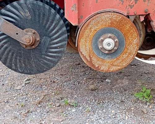 Sembradora Bertini 32000 de Granos Finos