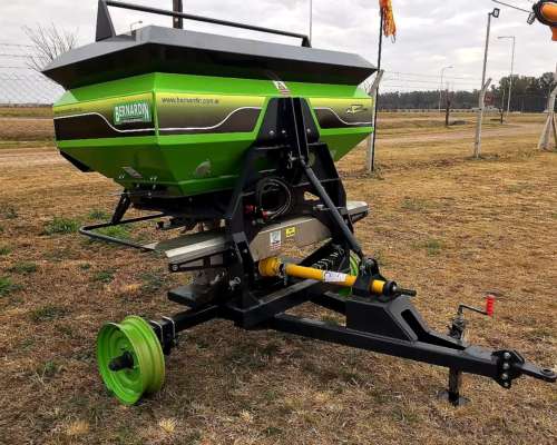 Fertilizadora Bernardin de 1250lts Disponible