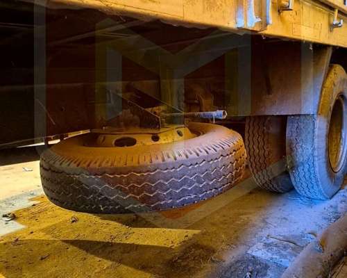 Ford Cargo 1317e Modelo 2010 con Hidro Grúa