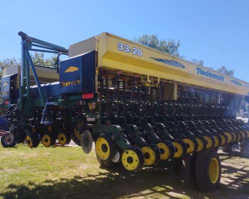 Sembradora Tedeschi 33-20 con Alfalfero
