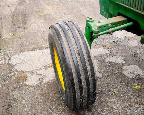 Tractor John Deere 2140
