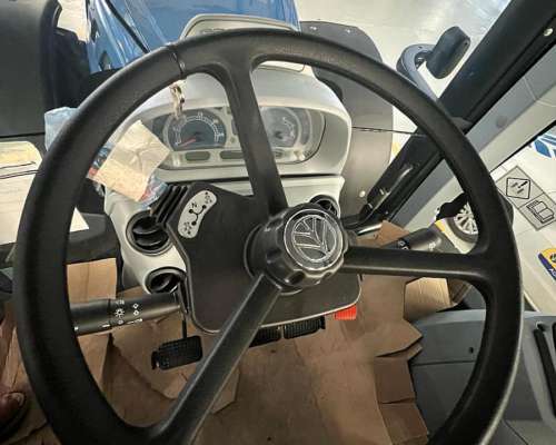 New Holland T7.215/4cd. -