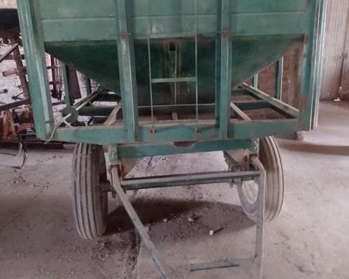 Vendo Tolva Rodeo de 6.5 Toneladas