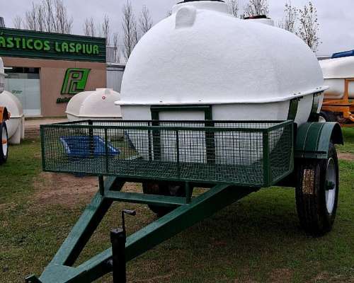 Acoplado Tanque Lacteo 5000 Litros. Plasticos Laspiur SRL