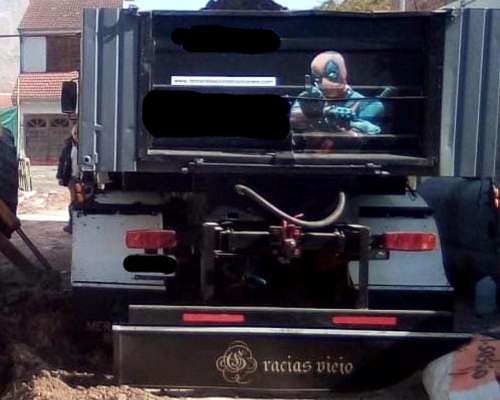 Mercedes Benz 1526, con Caja Bivuelco