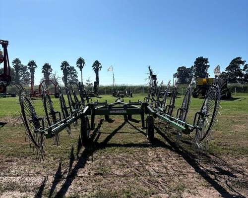 Rastrillo Agroindustria en V de 14 Estrellas Reparado